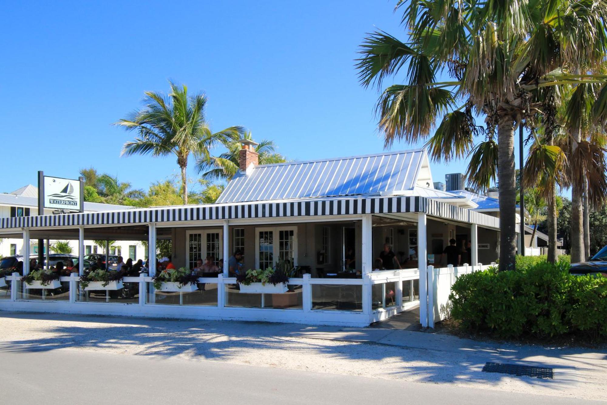 Anna Maria Island Runaway Tropical Dream-One Minute Walk To The Beach-Heated Pool Bradenton Beach Exterior photo