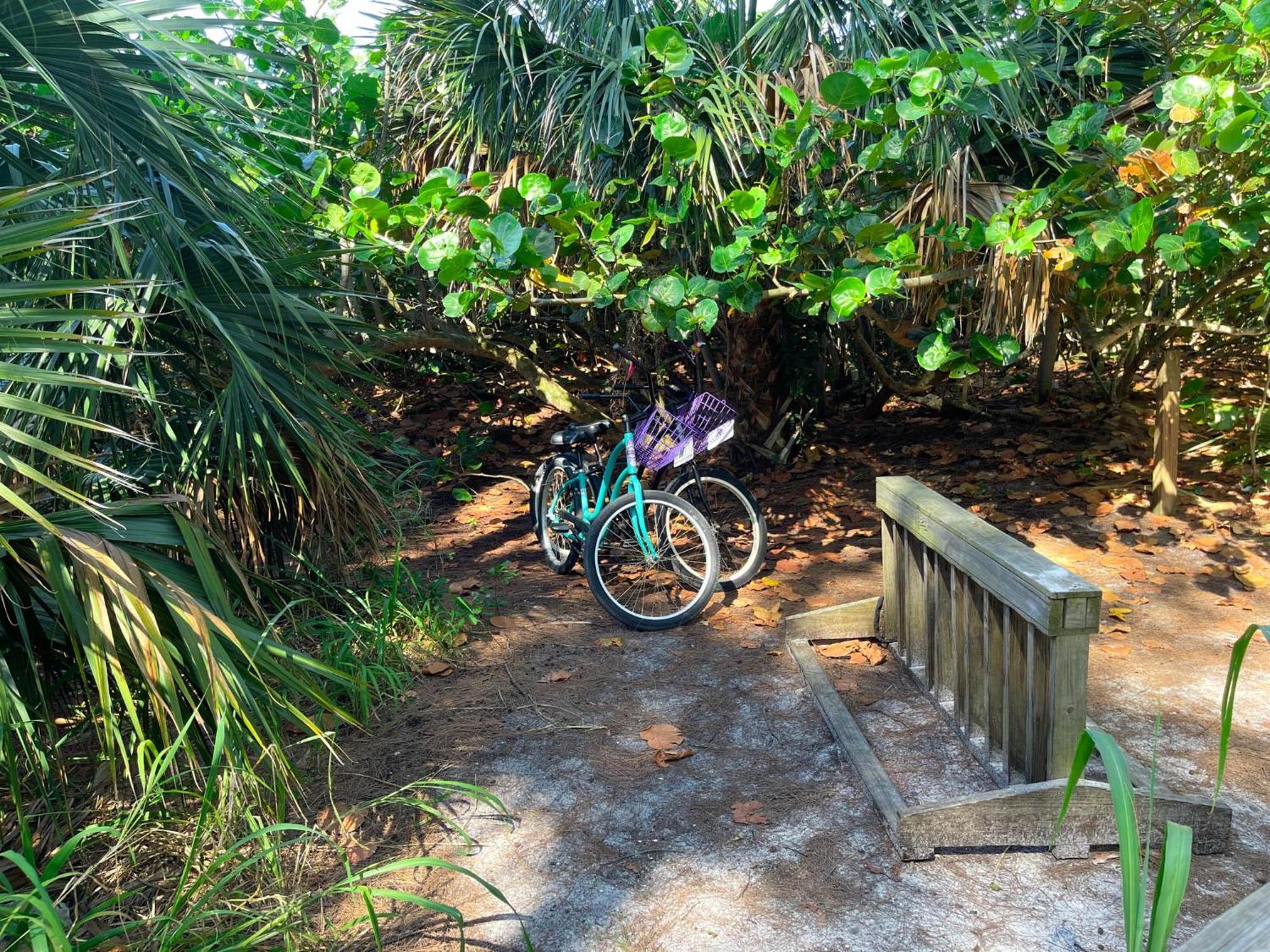 Anna Maria Island Runaway Tropical Dream-One Minute Walk To The Beach-Heated Pool Bradenton Beach Exterior photo