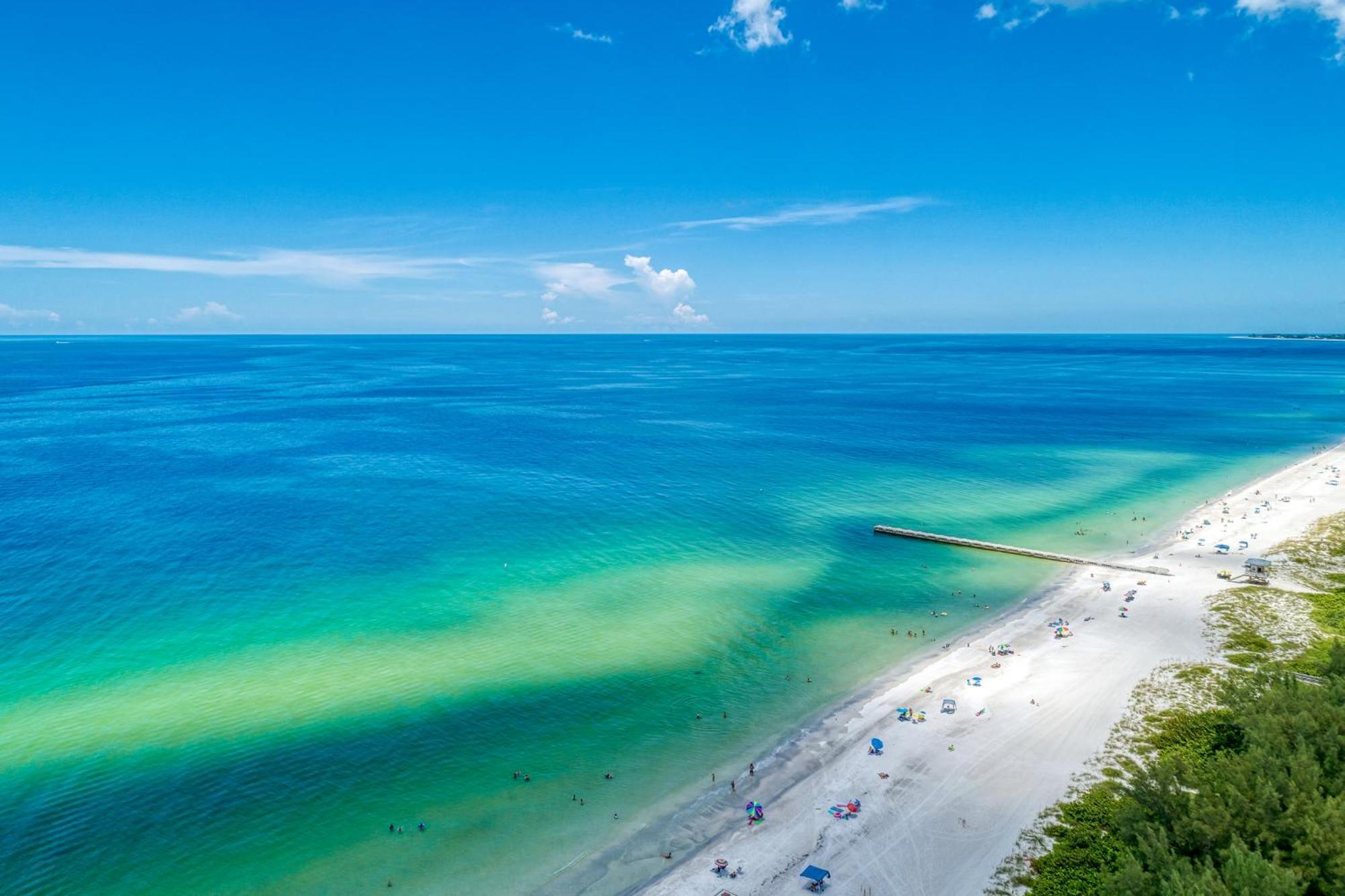 Anna Maria Island Runaway Tropical Dream-One Minute Walk To The Beach-Heated Pool Bradenton Beach Exterior photo
