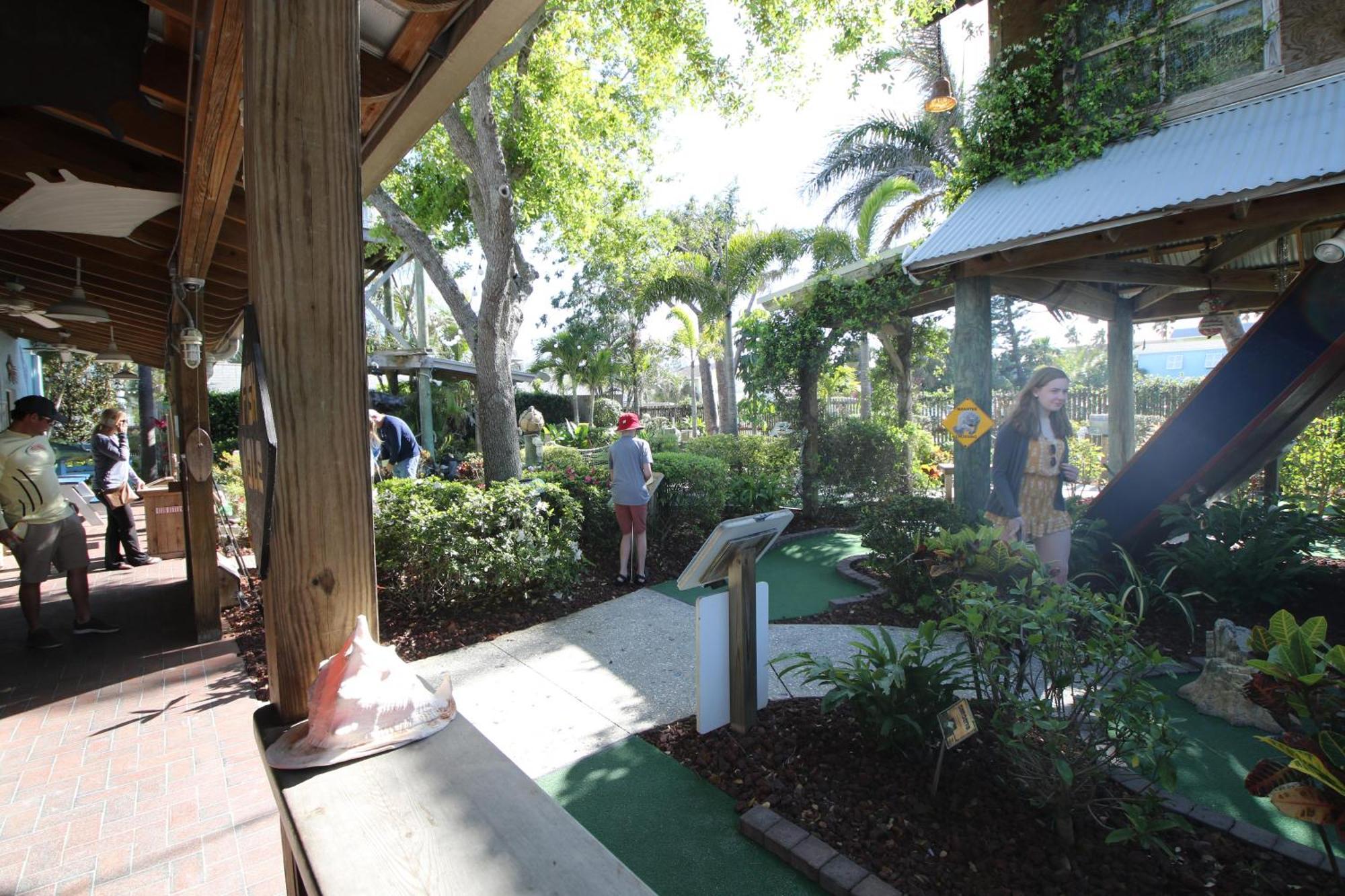 Anna Maria Island Runaway Tropical Dream-One Minute Walk To The Beach-Heated Pool Bradenton Beach Exterior photo